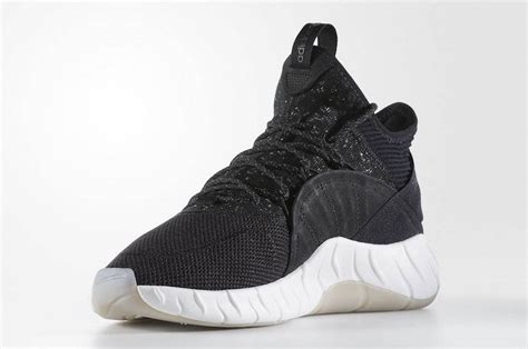 adidas tubular rise black.